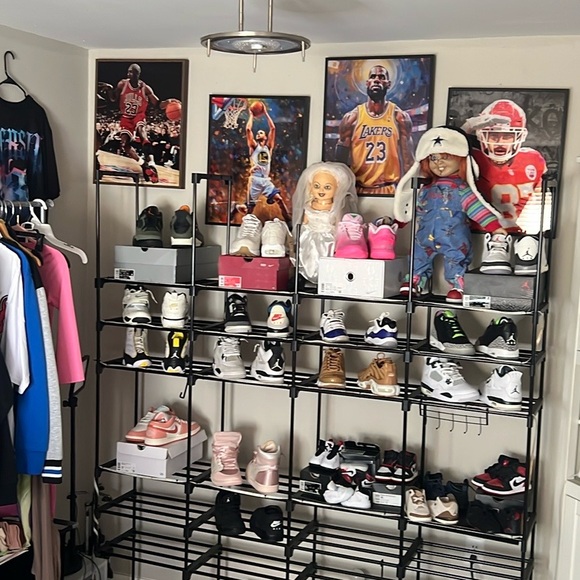 Support your host unlisted items, shoes, and clothing - Picture 3 of 3